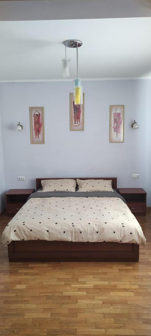 Apartment On Tole Bi Almaty Extérieur photo
